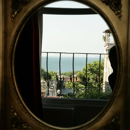 Hotell Asitane Life 3*